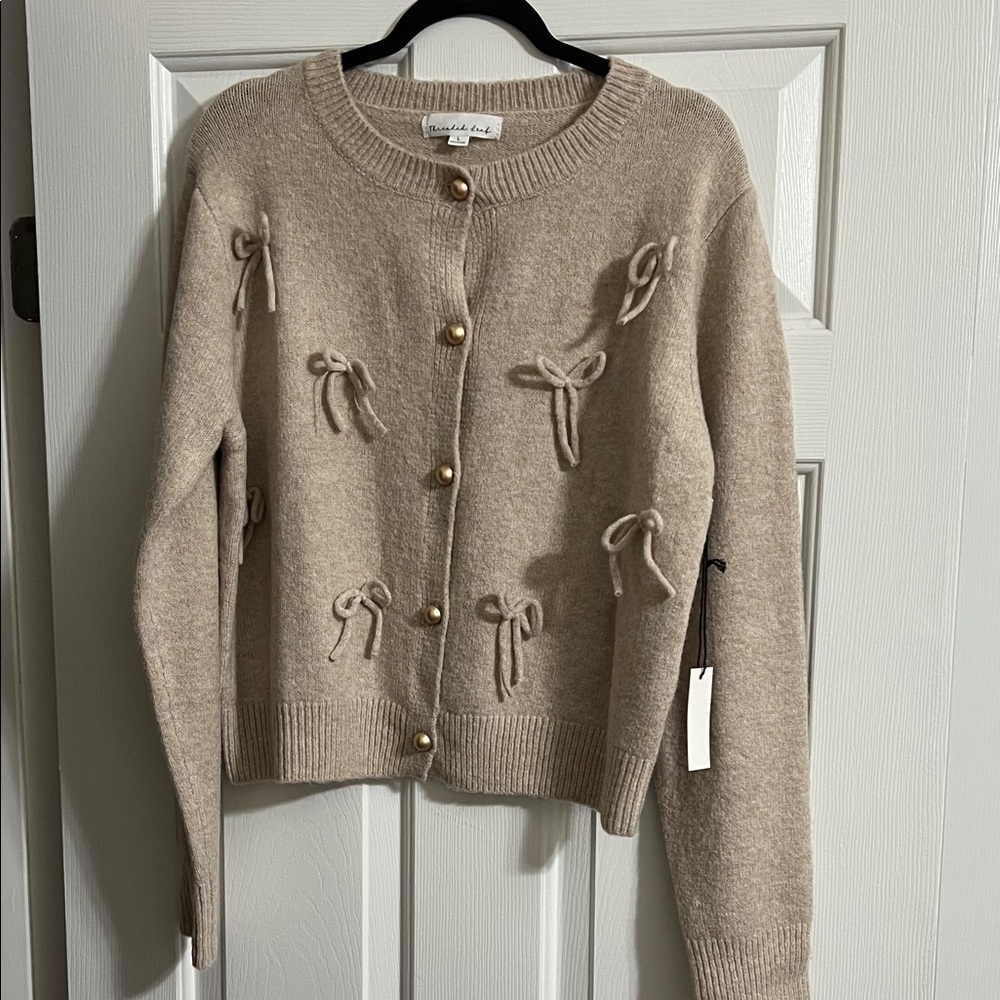 NWT Threaded Leaf Beige Gold Button Down Long Sleeve Bow Cardigan Size Large